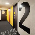 Hotel Montlhery 2*