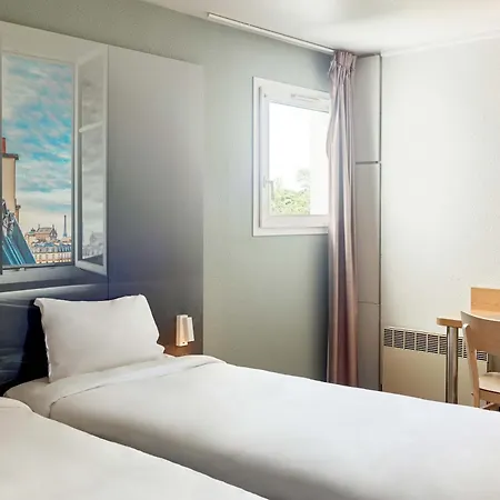 Montlhery Hotel 2*