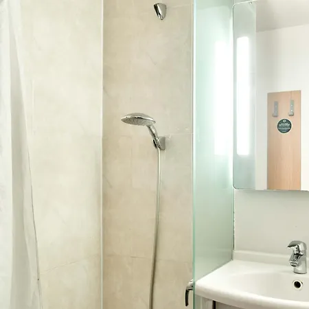 Montlhery Hotel Linas