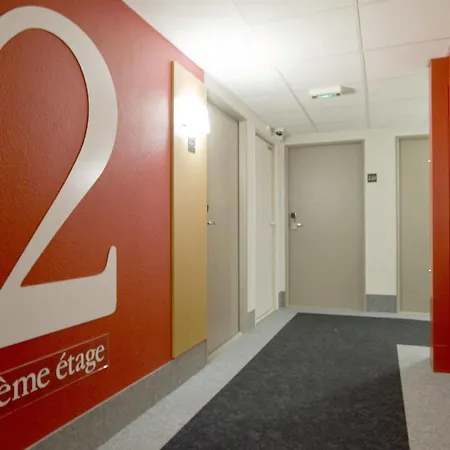 Montlhery Otel 2*